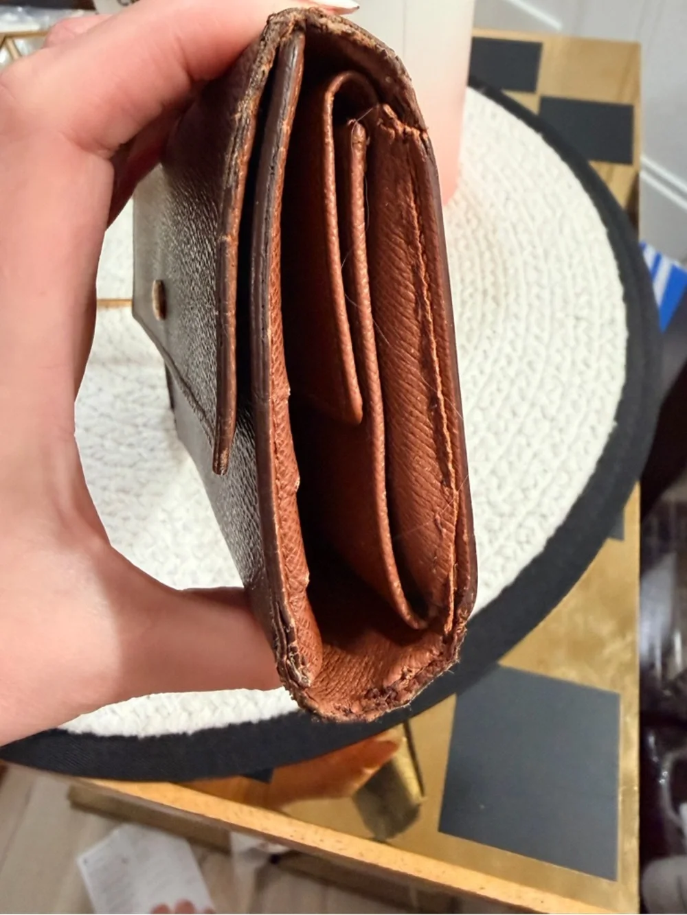 1999 LV Monogram
International Trifold Wallet TH1929 - project piece? - Picture 3 of 10